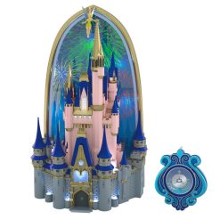 Hallmark - Walt Disney World Magic Kingdom Cinderella Castle Tree Topper With Light and Sound, 10.75