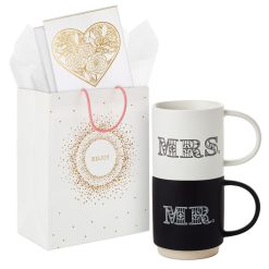 Hallmark - Two Mugs, One Heart Gift Set