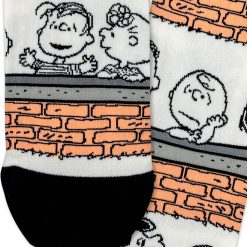 Alternative view of Hallmark - Peanuts Gang at Brick Wall Novelty Crew Socks